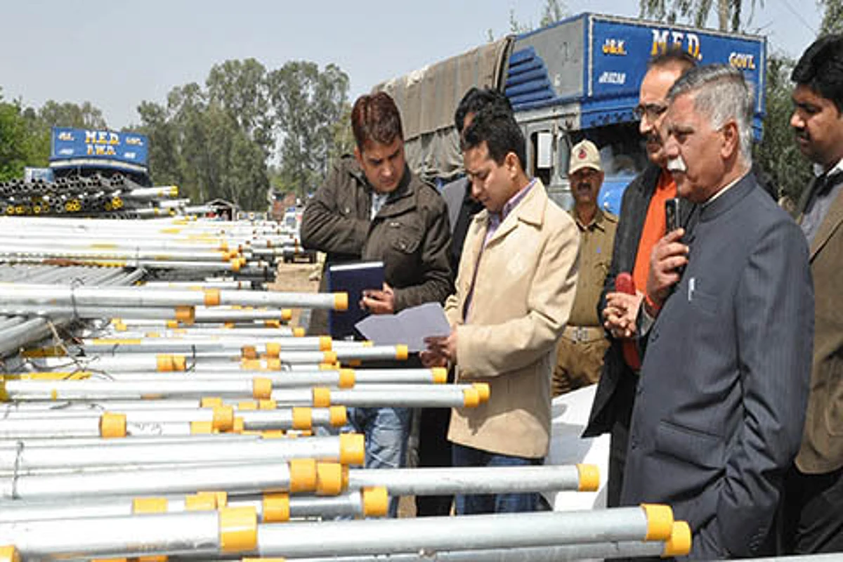 Repair irrigation channels for proper distribution of water: Minister