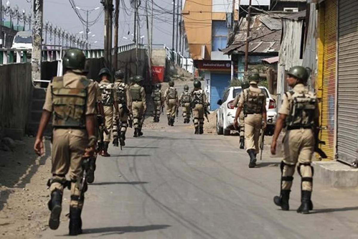 Clashes in Baramulla after killing of former militant