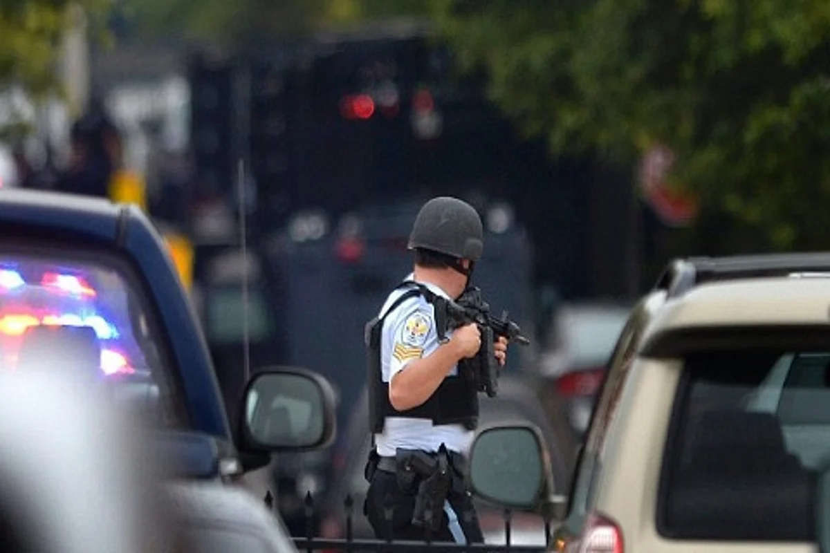 Police: Shooter kills 4, injures officer in Denver area