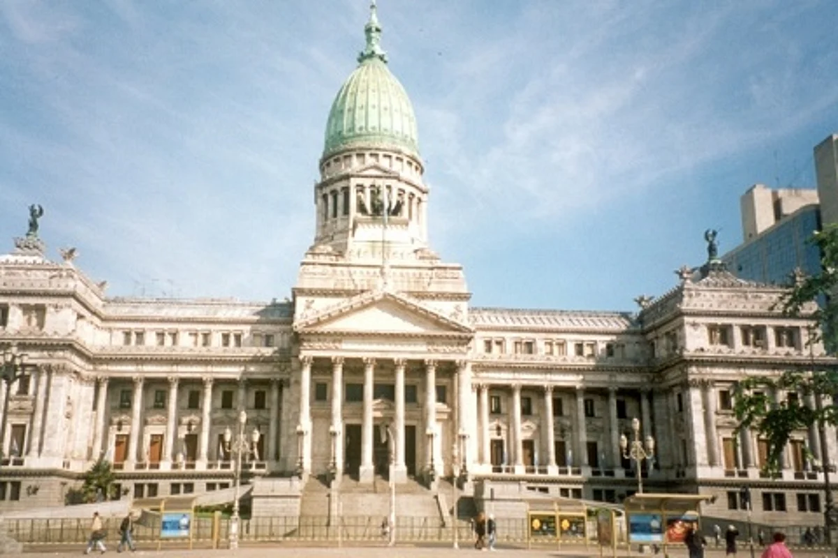 Argentinean MP praised after “brelfie” in parliament