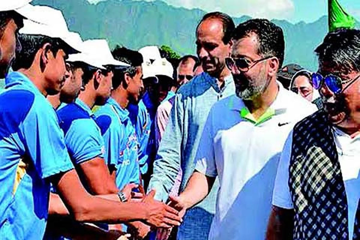 Ansari inaugurates T-20 Cricket tourney
