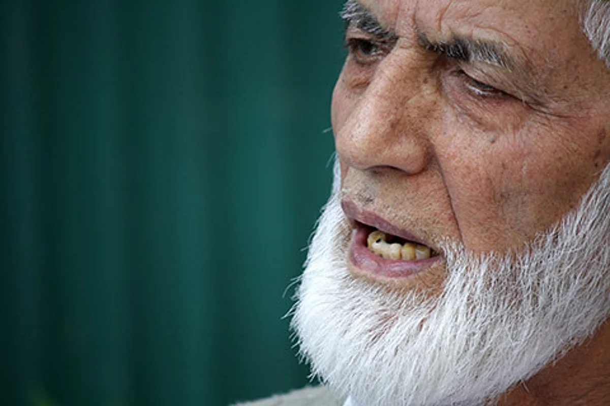 Hurriyat says meeting between Pakistan NSA, Geelani stands