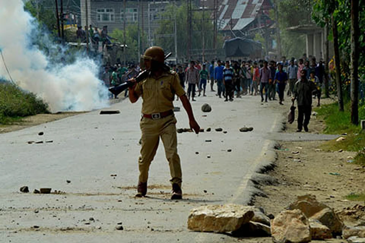 Arrest of youth: 14 injured in clashes at Qaimoh