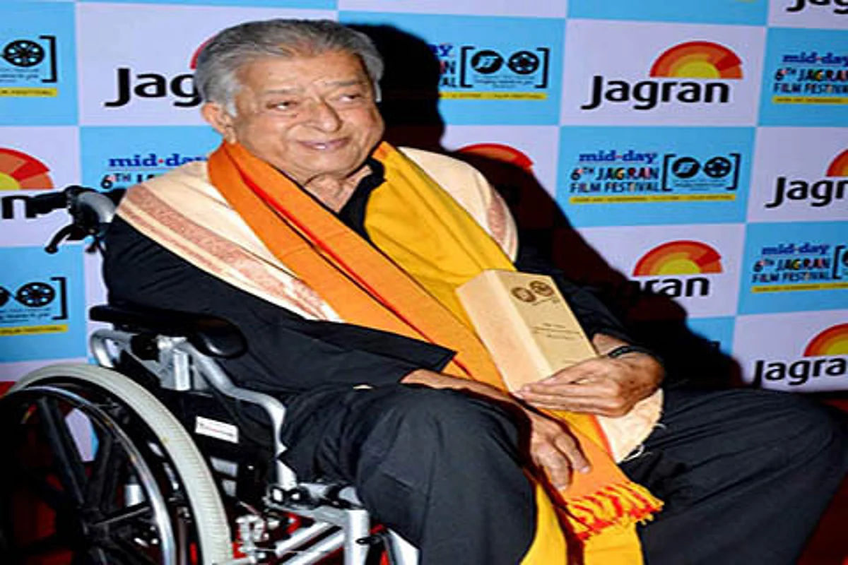 Shashi Kapoor gets Lifetime Achievement award at Jagran Fest
