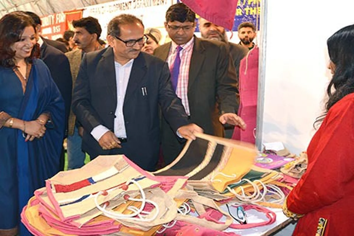 Dy CM, Health Min, Farooq extend Navratra greetings