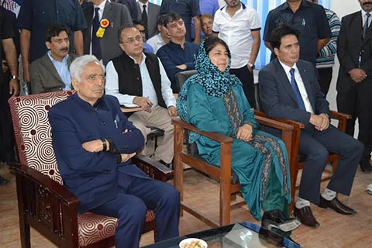 CM, Mehbooba condemn assault on Kulkarni