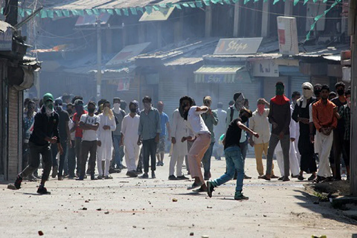 Forces fire in air to break up demos in Kulgam after Abu Qasim’s death