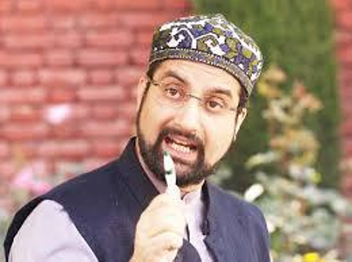 Mirwaiz demands removal of ‘killer camps’
