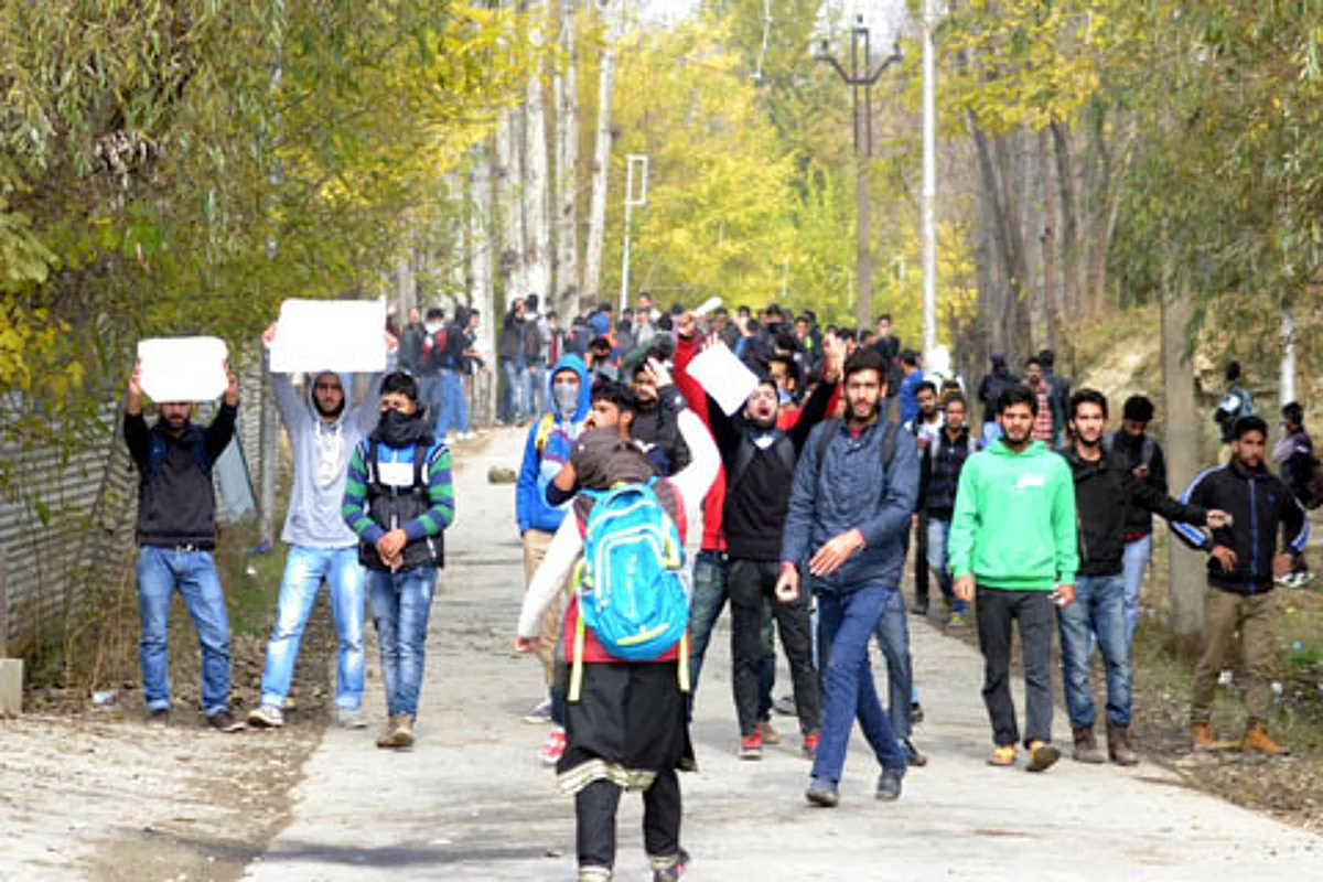 SSM College students boycott classes against Gowhar’s killing