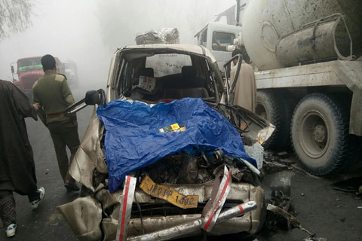 One dead, two hurt in road accident on Srinagar-Baramulla highway