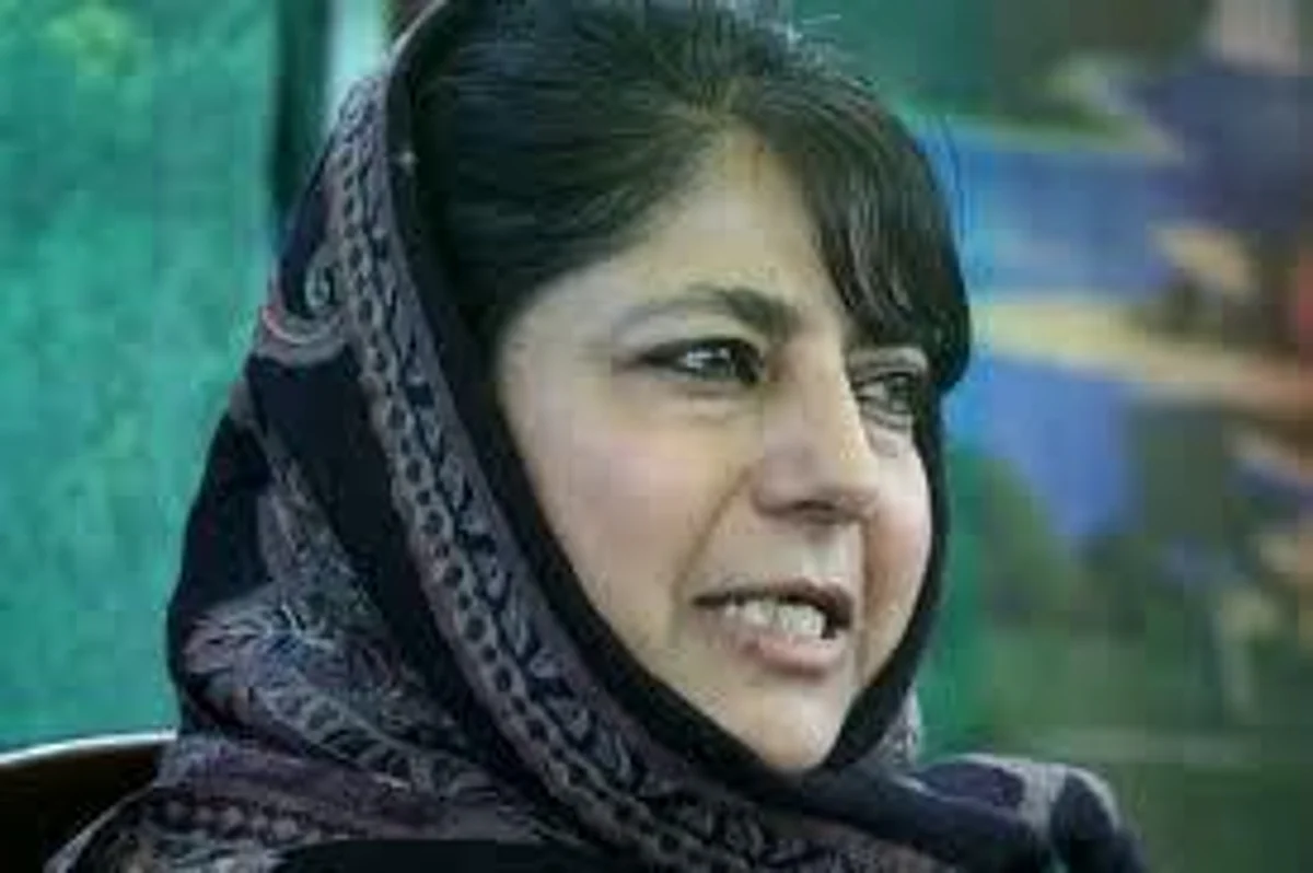 Flight disruptions at Srinagar Airport: Mehbooba for installation of advanced ILS
