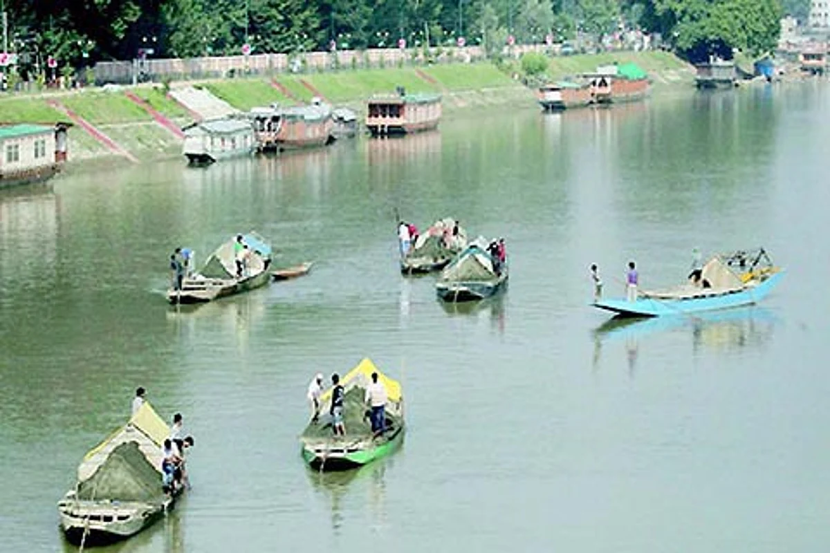 Dredge the Jhelum, please!