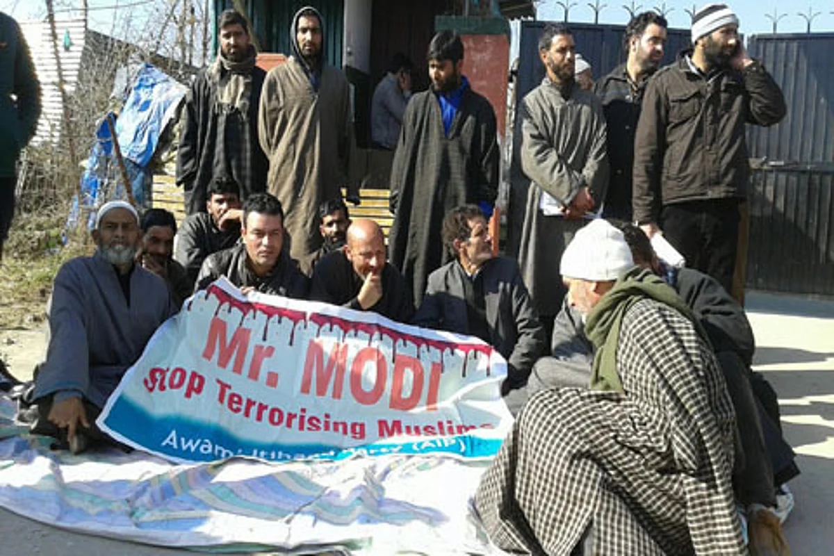 Kashmir legislator Rashid stages sit-in to protest civilian killing in Pulwama