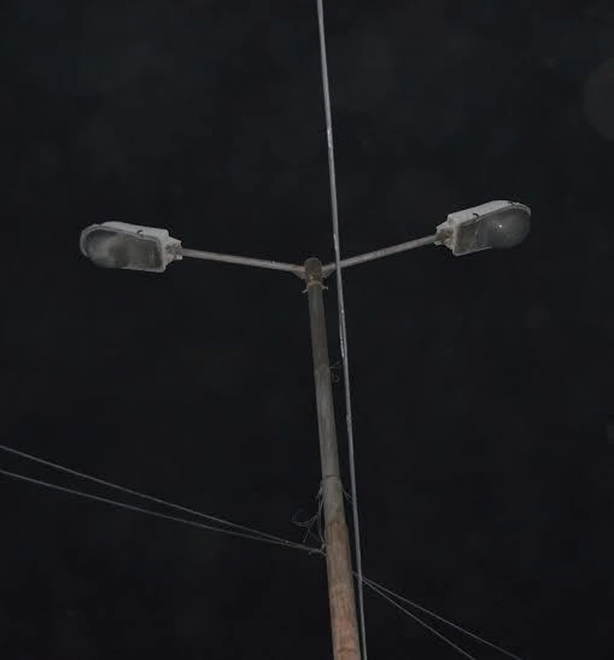 Authorities sit on defunct streetlights at Gojwara
