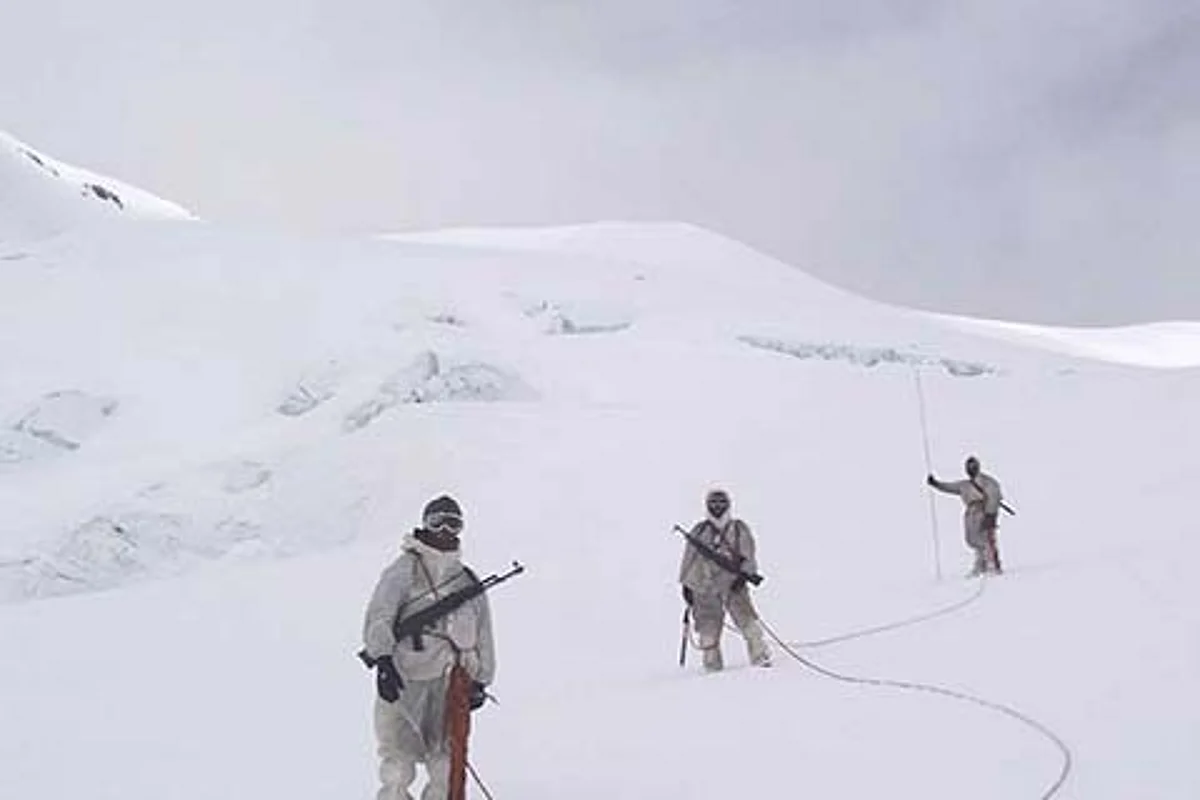 MP for ‘troop withdrawal’ from Siachen, but Parrikar disagrees