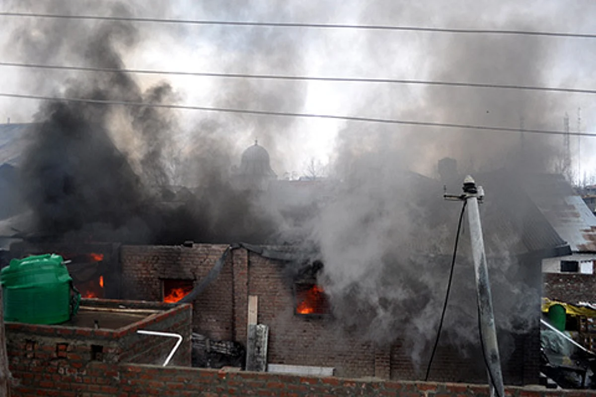 Toddler among 4 of family charred to death