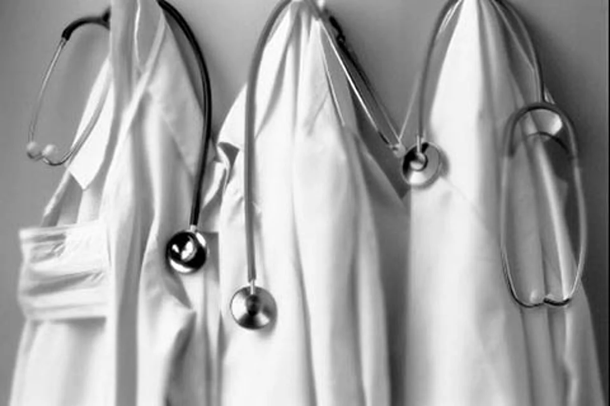 Consultant surgeon among six doctors found unauthorizedly absent at SDH Sopore