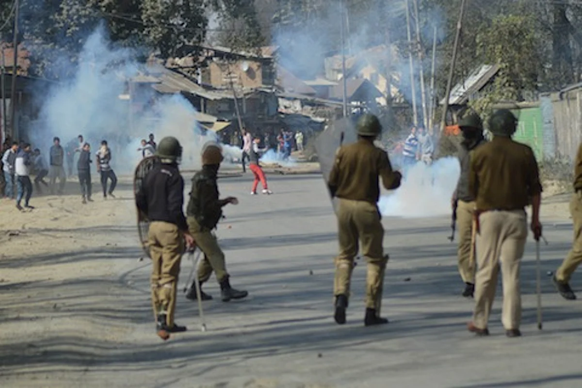 Seven injured in clashes in south Kashmir’s Qaimoh
