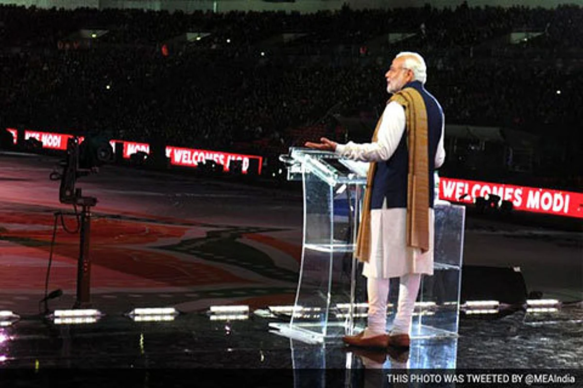 In White House, Modi nudges Pak