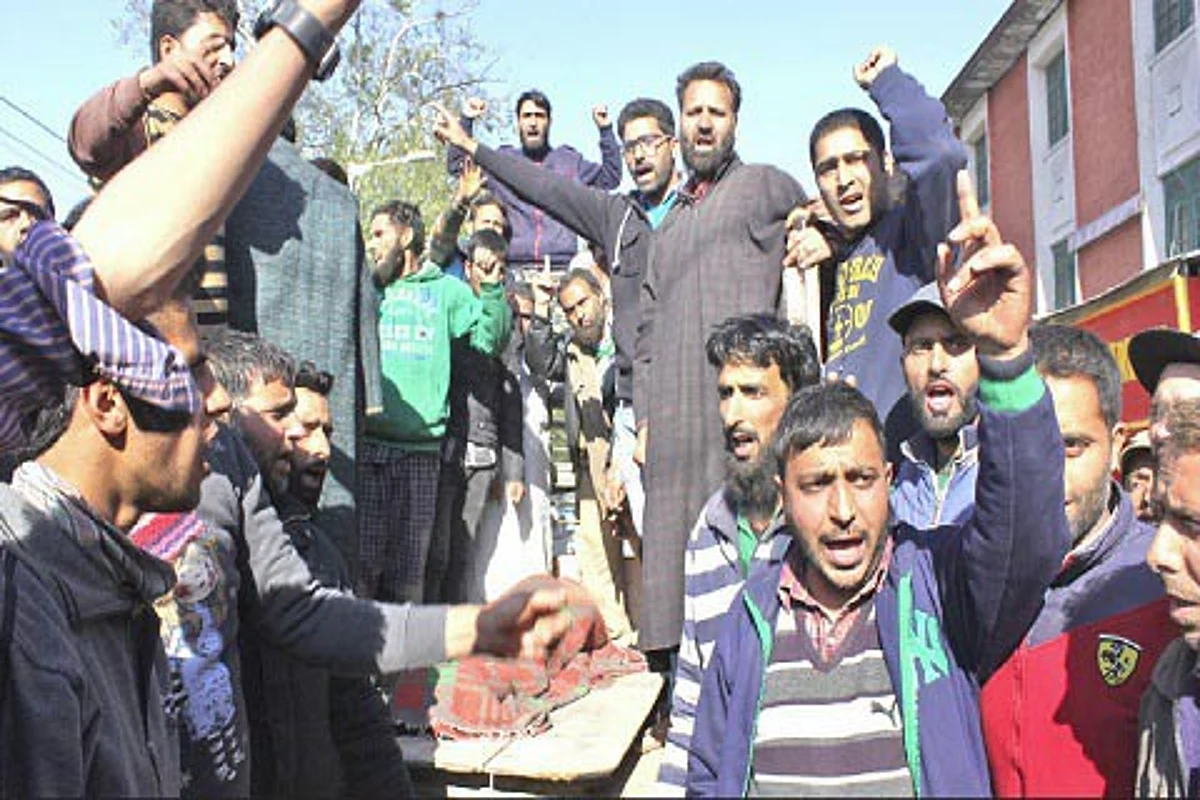 DEATH OF WOMAN : Family protests, alleges medical negligence