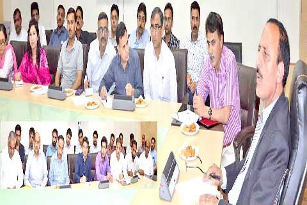 Abdul Haq convenes introductory meeting with Law officers