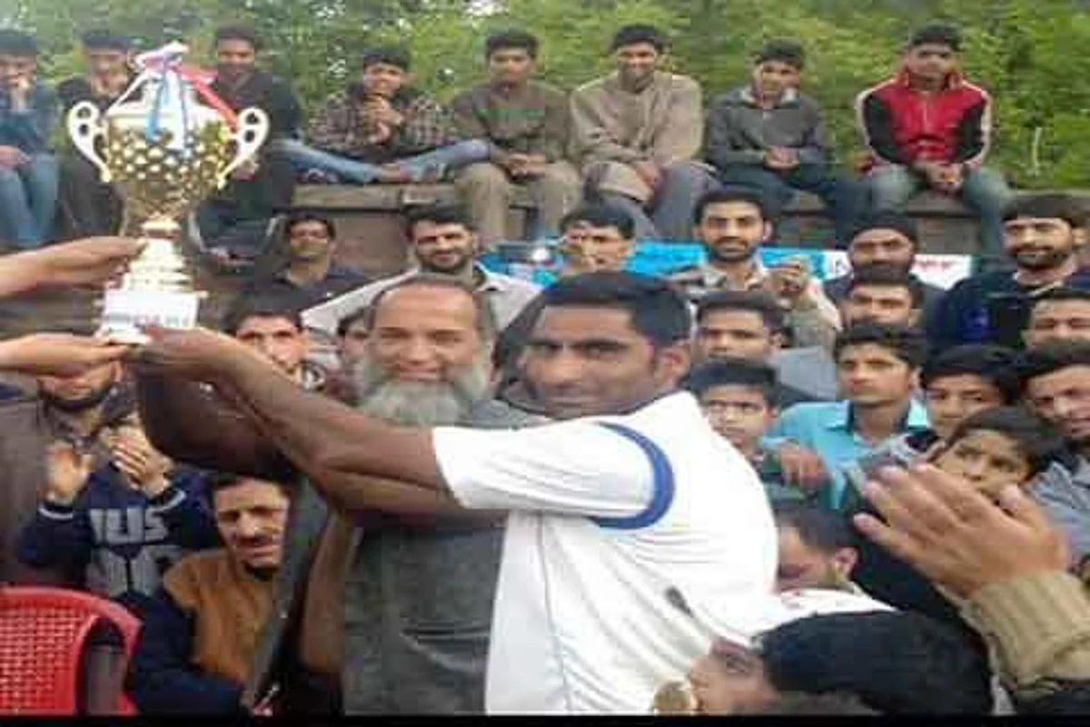 Khalid Aryans script victory in Tral cricket tournament