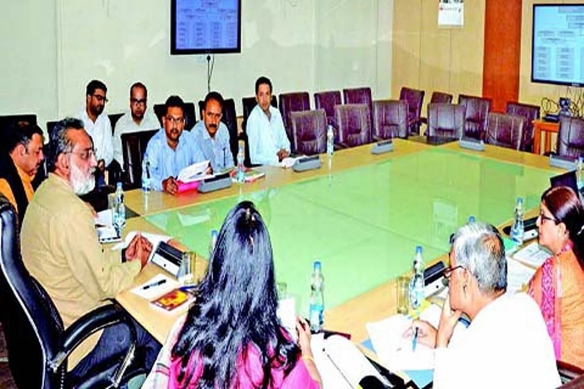 As unemployment rises in JK, Drabu spots ‘danger of youth radicalization’