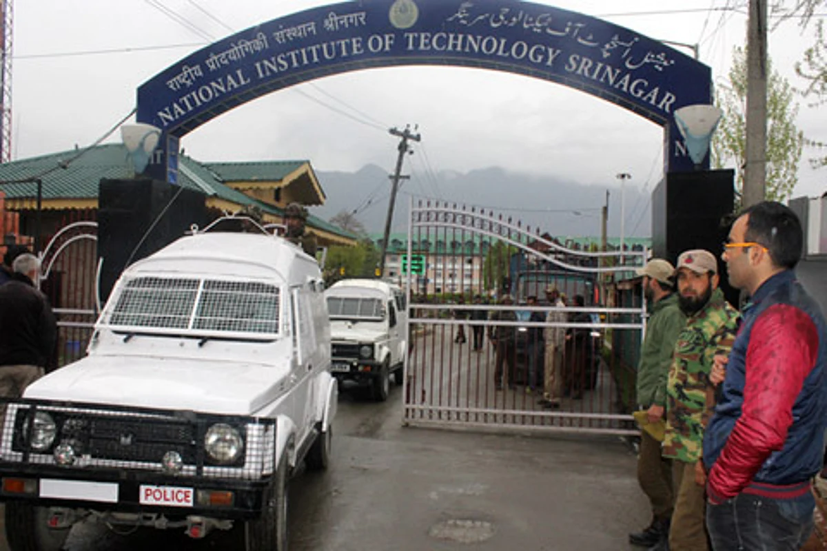 Congress to rake up NIT Srinagar issue with government: Rahul