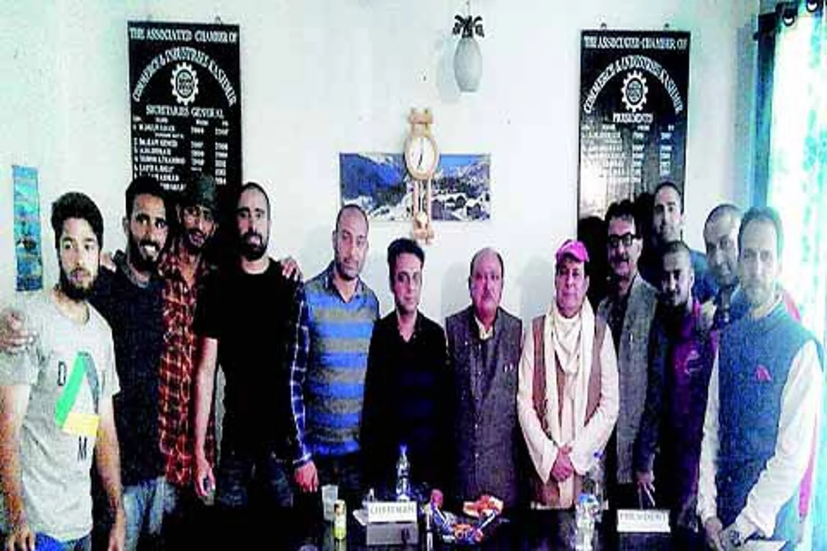 Chaya inaugurates Ghani Gliders office
