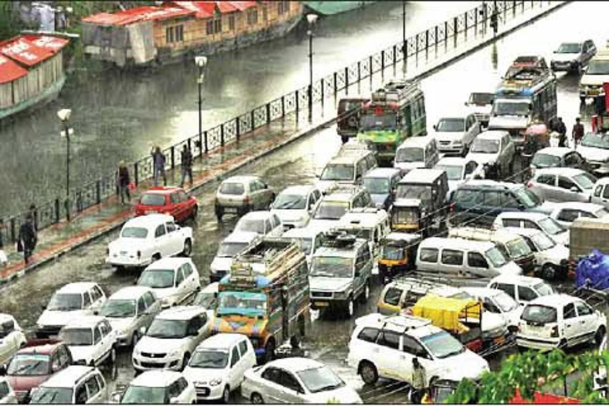 SMC sits on paid parking slots on roadsides