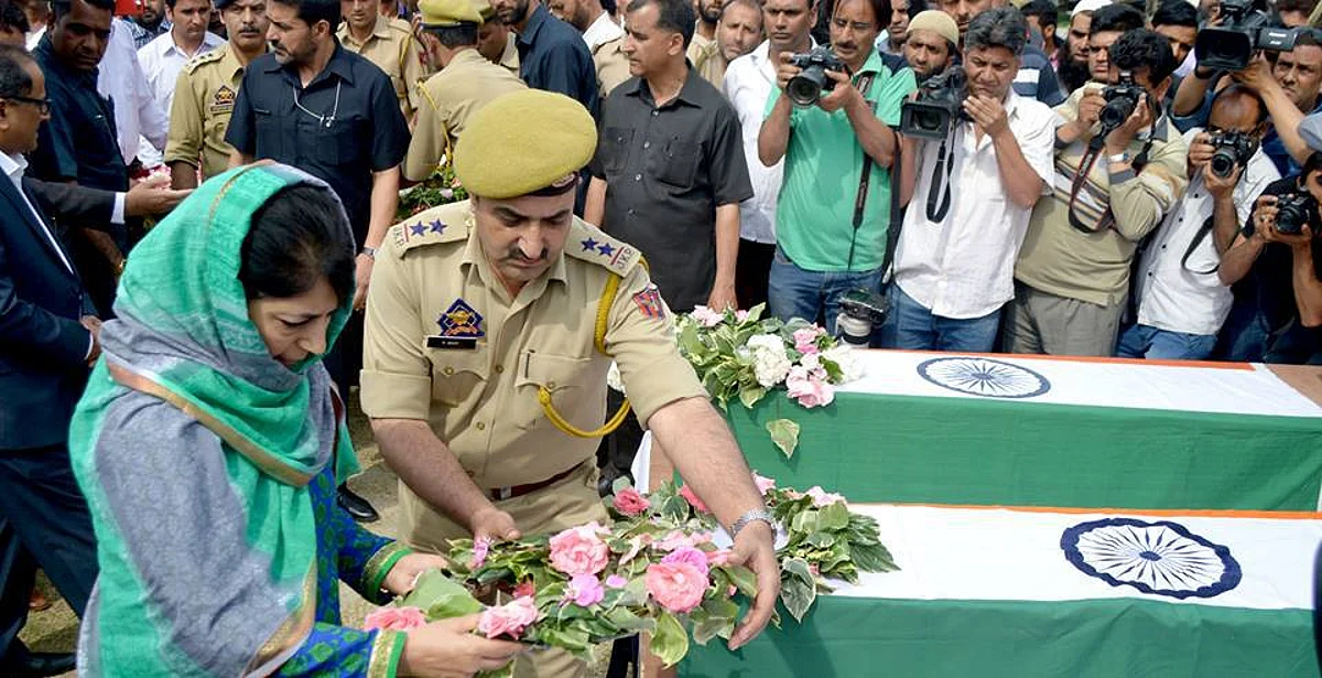 3 cops killed as militants strike in Srinagar