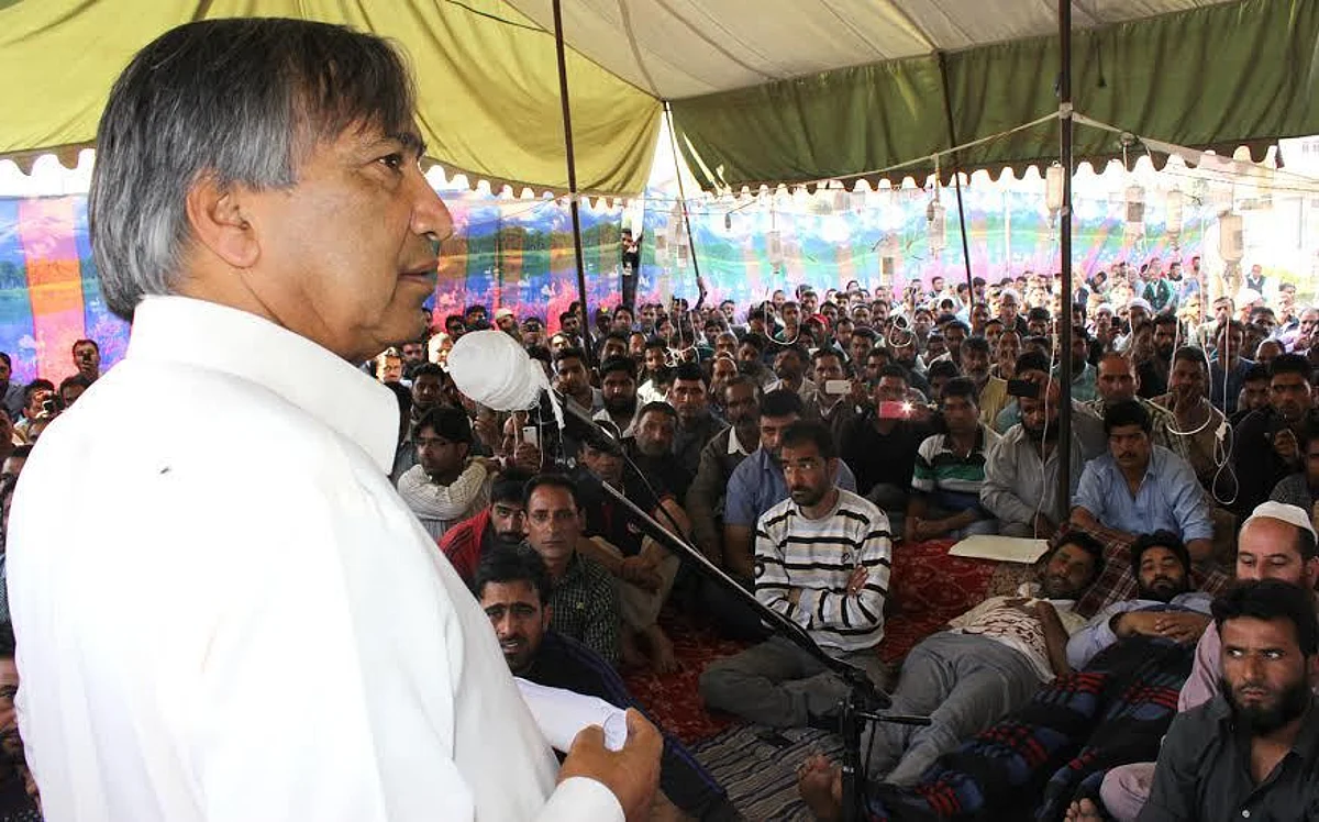 Regularize youth engaged in departments: Tarigami to Govt