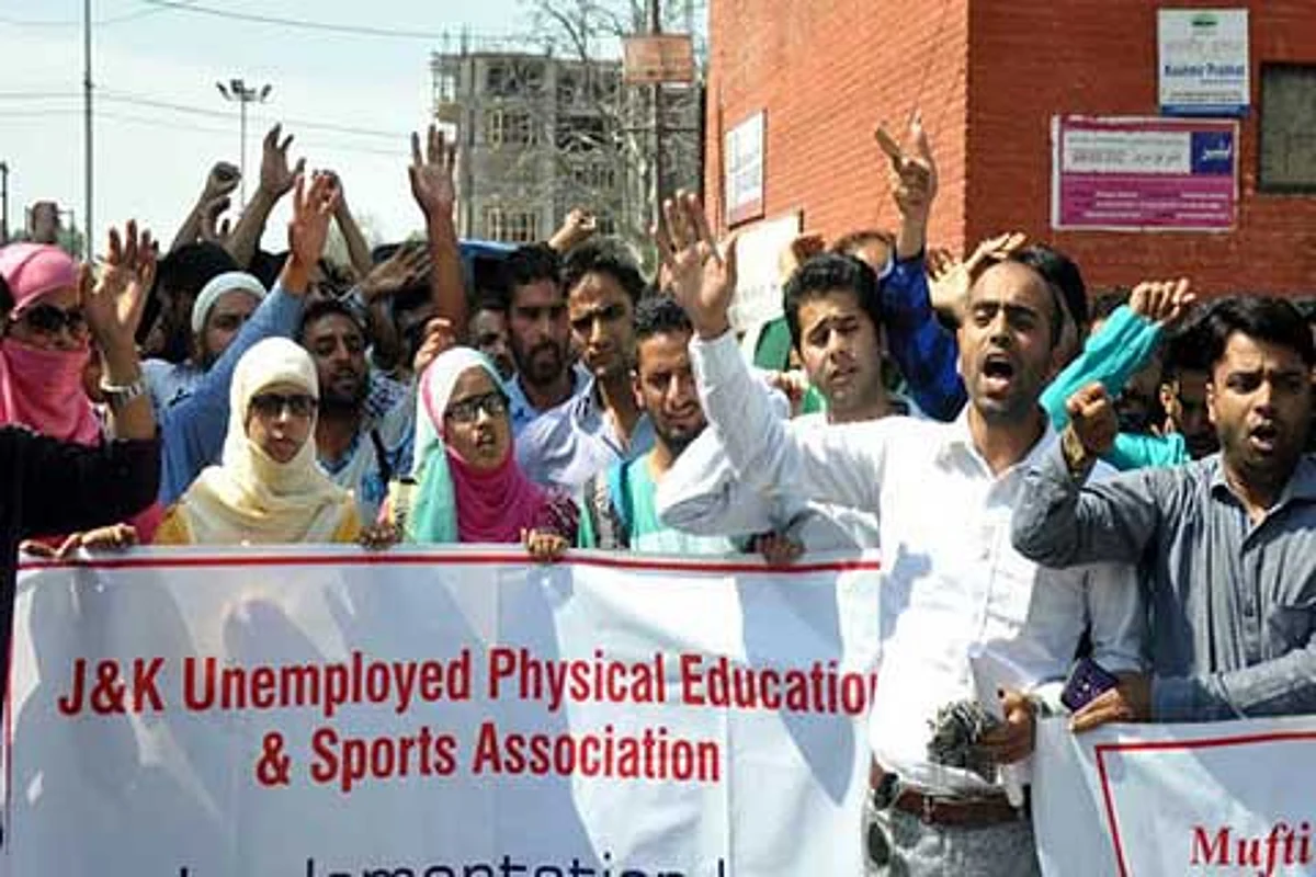 J&K's unemployment rate swells to 18.3%