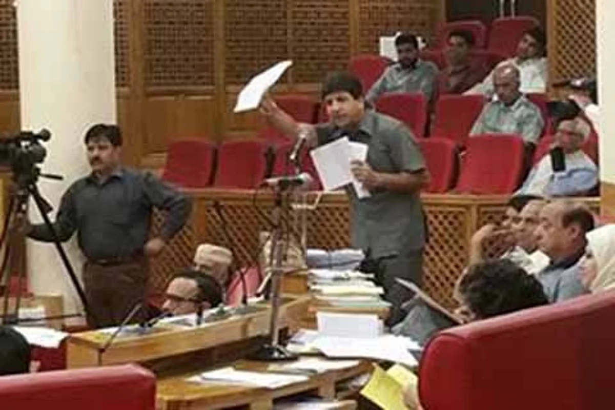 Noisy scenes in LC over ’embezzlement’ in Forest dept