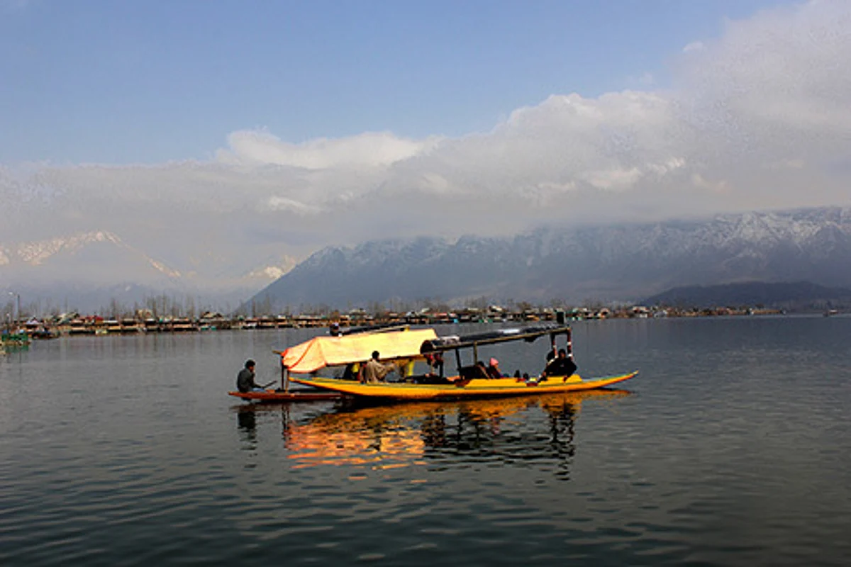 Restoration of water bodies in Shaher-e-Khaas