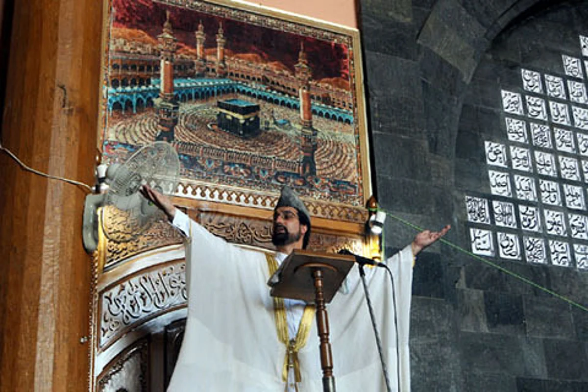 Mirwaiz says war mongers pushing region to brink of disaster