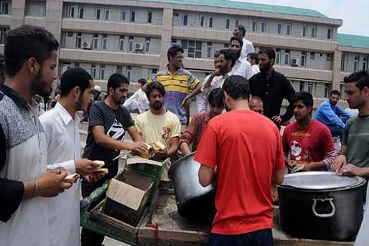 Help pours in for injured, attendants in hospitals