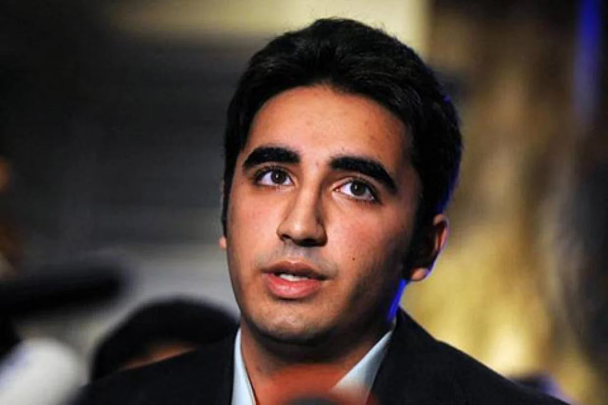 Bilawal calls Mirwaiz, expresses solidarity