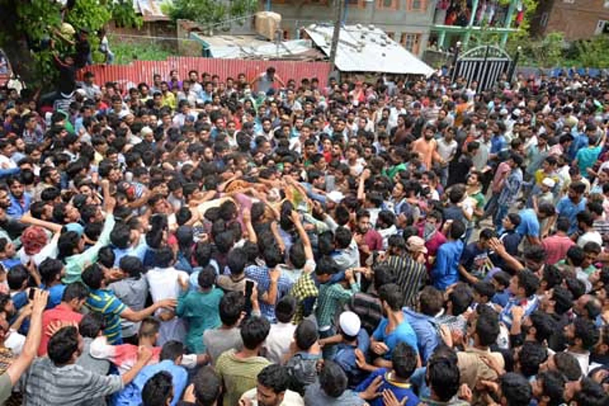 Video: Remain united at this crucial juncture, youth ask people