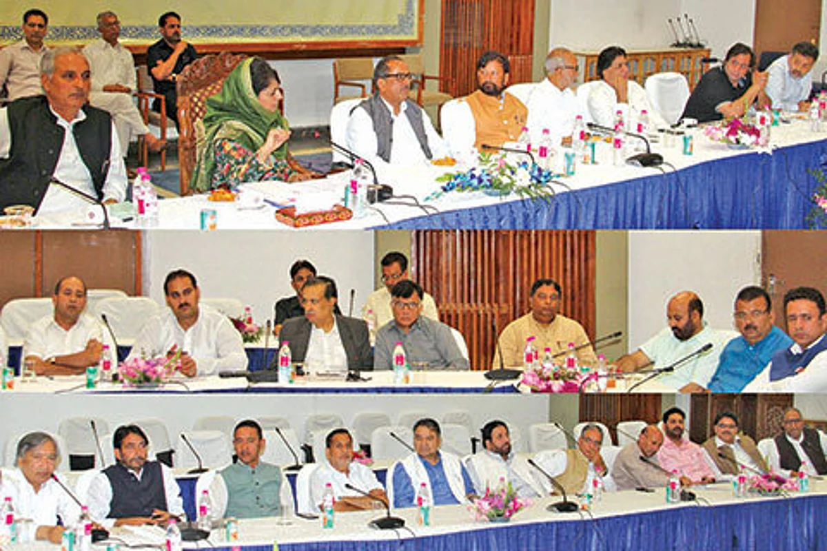 At all-party meet, clamour for Indo-Pak dialogue