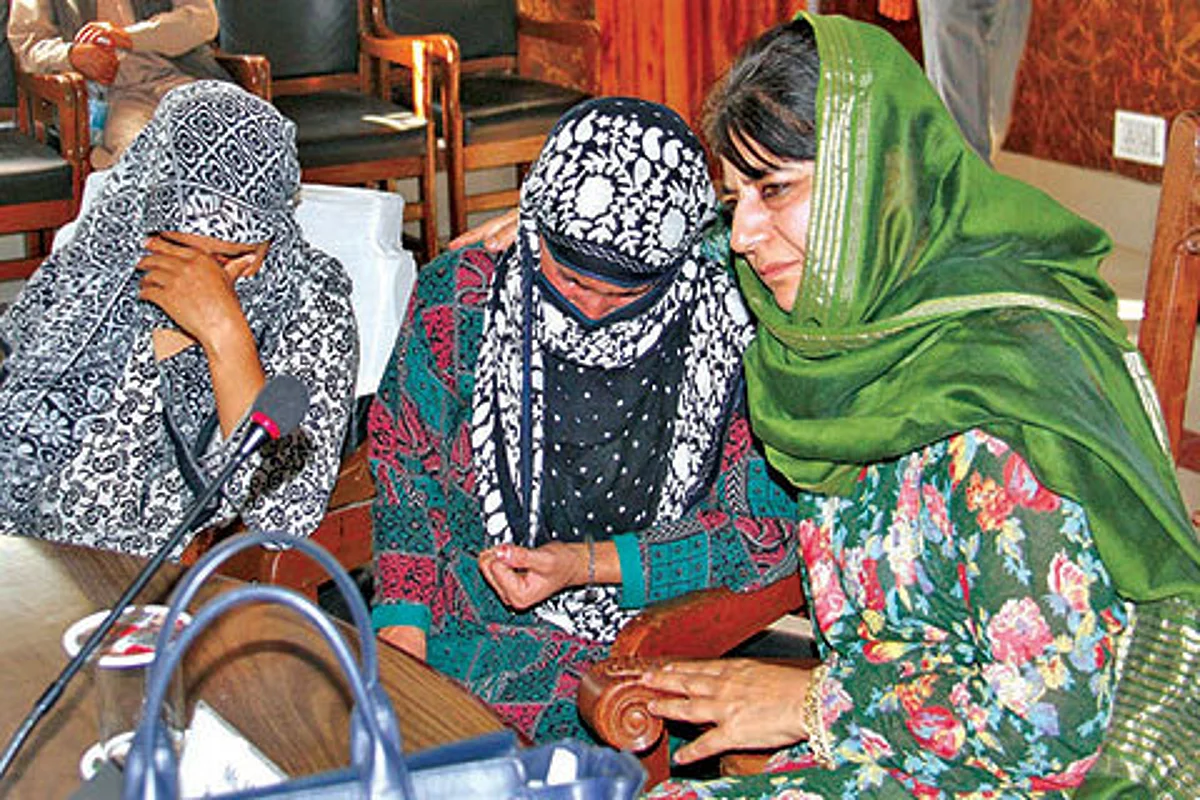 CM visits Anantnag, meets families of slain youth