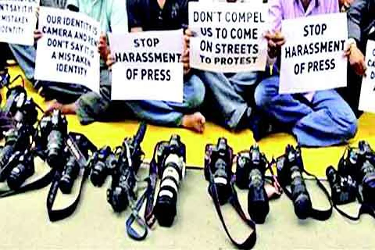 Don’t harm journalists, act with maturity: Hurriyat (M) to youth