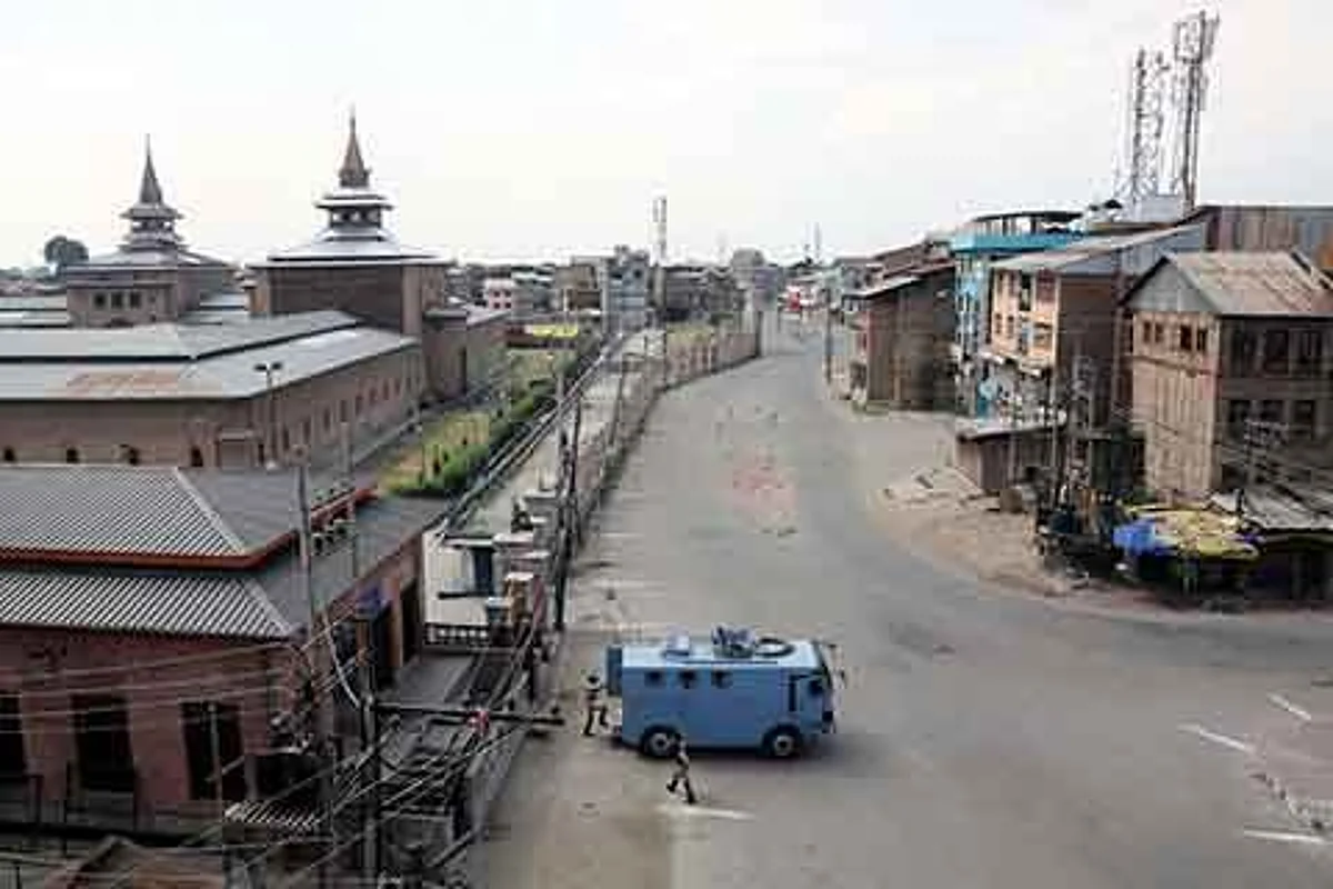 Kashmir paralysed