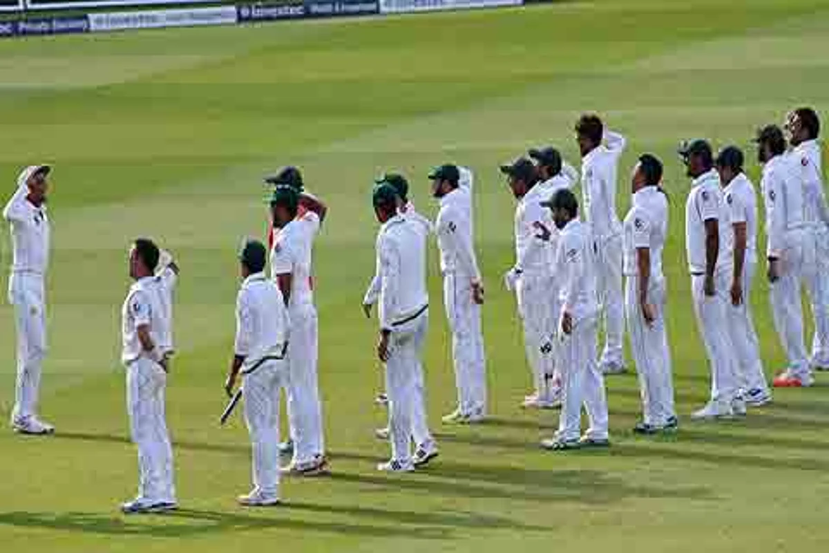 England v/s Pakistan: Sami, Azhar keep Pakistan on track