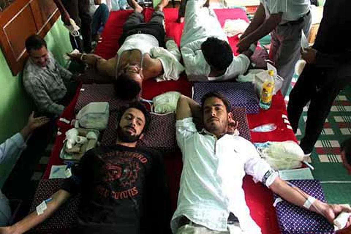 Hathi Khan inhabitants donate blood for injured in forces action
