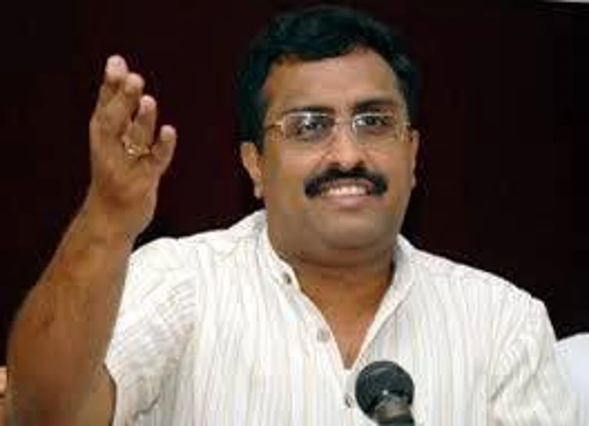 Ram Madhav meets Governor, discusses Kashmir situation