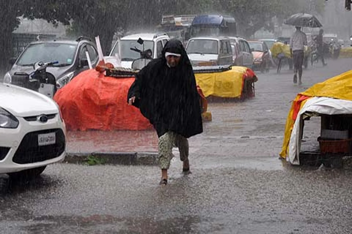 Incessant rains lash Kashmir, inundate capital Srinagar
