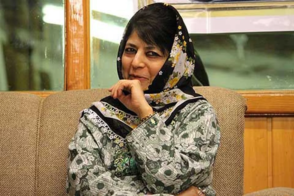 Mehbooba writes to resistance leaders, appeals them to meet MPs