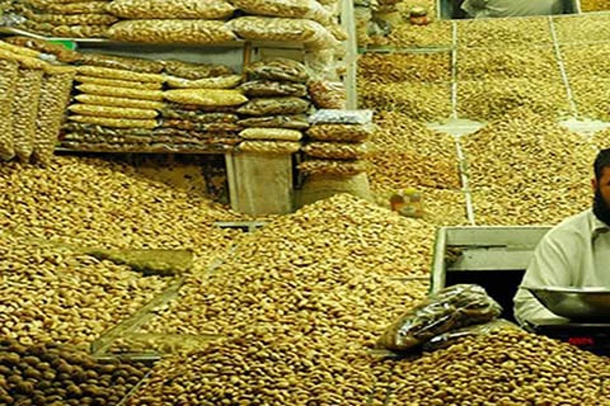 Kashmir Unrest: Drop in tourist arrivals hits dry fruit business in Jammu