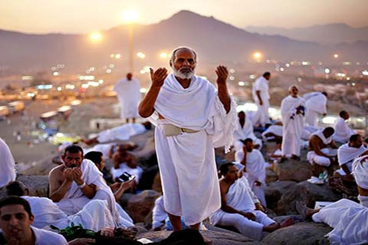 Eyes moist as Imams pray for Kashmir peace